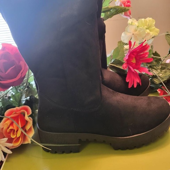 Rouge Knee-High Boots - Picture 3 of 6